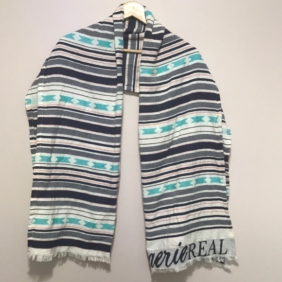 AERIE striped blanket scarf embroidered - Picture 3 of 6